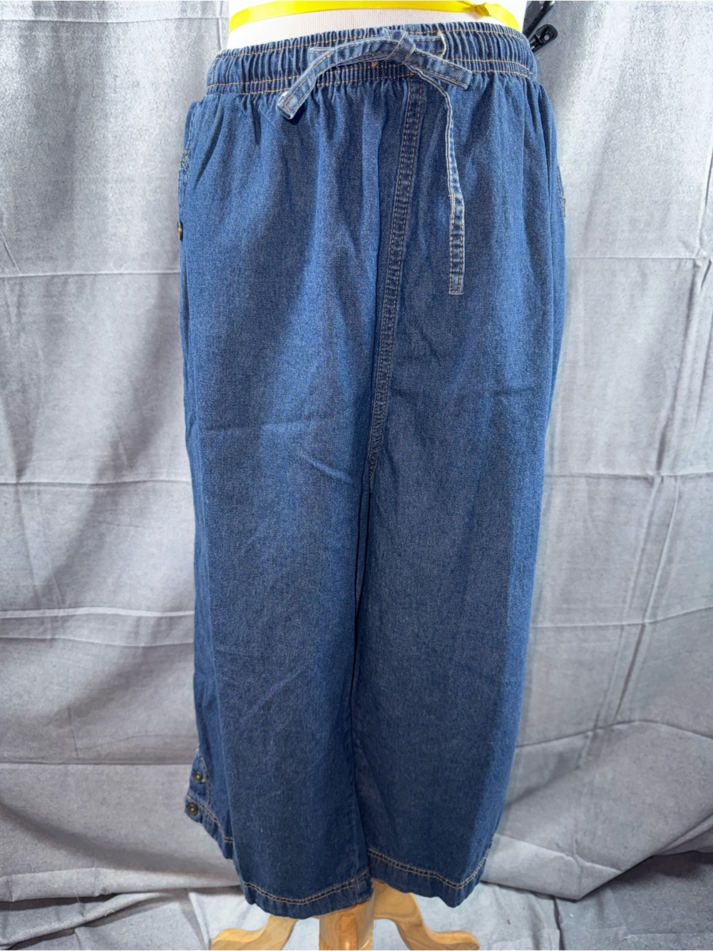 2637-Erika Women's Cropped Wide-Leg Jeans - Blue